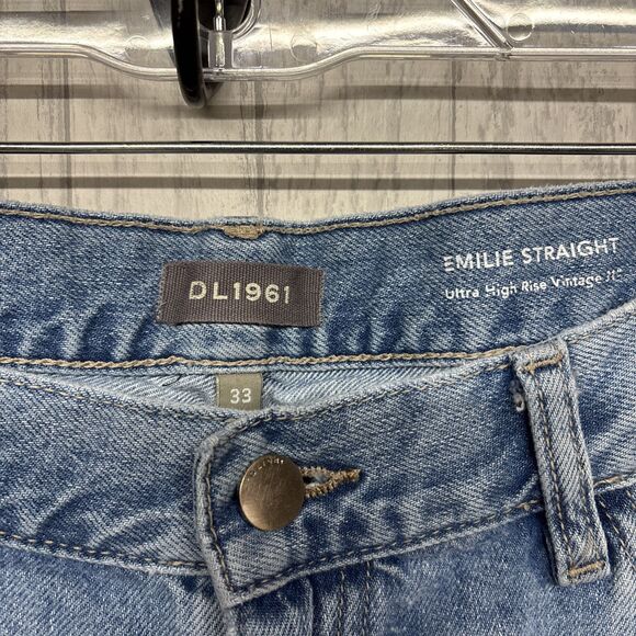 Womens Size 33 DL1961 Emilie Straight Jeans EUC - Picture 2 of 5